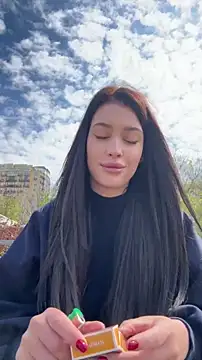 KikiWatson online show from April 15, 7:58 am