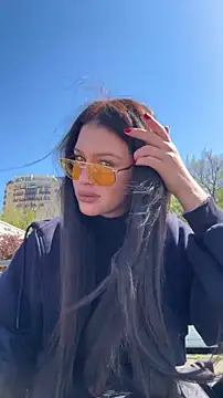 KikiWatson online show from April 17, 8:06 am