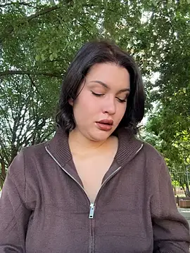 Snapshot of KikiWatson chatting on September 12, 6:24 am KikiWatson online show from September 12, 6:24 am