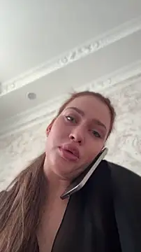 KikiWatson online show from May 10, 8:29 am