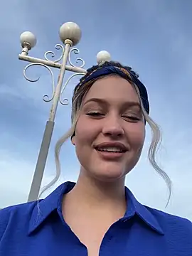 Snapshot of KikiWatson chatting on March 16, 5:03 am KikiWatson online show from March 16, 5:03 am