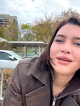 Snapshot of KikiWatson chatting on October 24, 7:18 am KikiWatson online show from October 24, 7:18 am