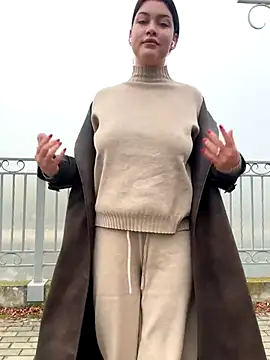 Snapshot of KikiWatson chatting on November 6, 7:12 am KikiWatson online show from November 6, 7:12 am