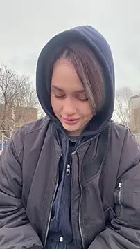 KikiWatson online show from March 5, 8:00 am