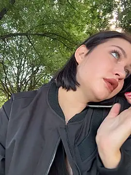 Snapshot of KikiWatson chatting on September 14, 6:03 am KikiWatson online show from September 14, 6:03 am