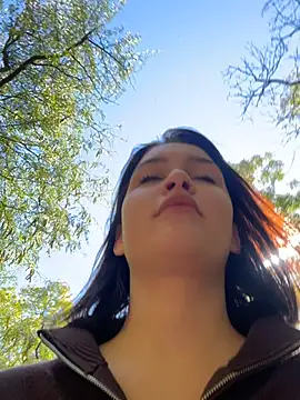 Snapshot of KikiWatson chatting on October 5, 9:33 am KikiWatson online show from October 5, 9:33 am