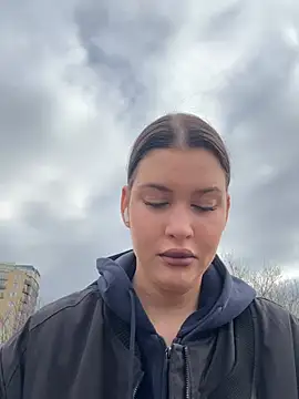 Snapshot of KikiWatson chatting on February 13, 7:30 am KikiWatson online show from February 13, 7:30 am