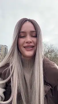 KikiWatson online show from March 28, 7:42 am