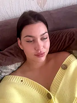 Snapshot of KikiWatson chatting on October 13, 6:48 am KikiWatson online show from October 13, 6:48 am