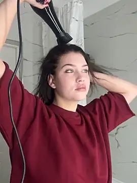 Snapshot of KikiWatson chatting on December 21, 8:05 am KikiWatson online show from December 21, 8:05 am