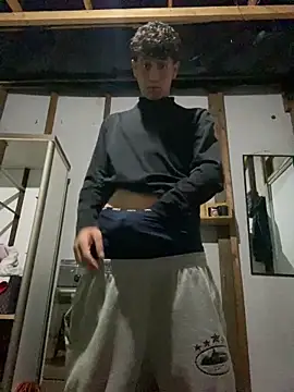 LatinBoysxxx online show from February 26, 5:18 am