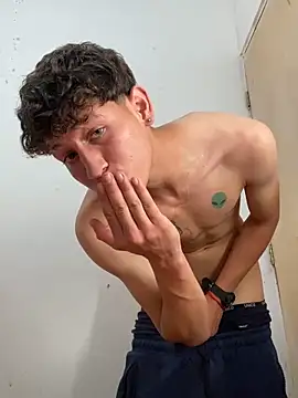 LatinBoysxxx online show from March 19, 7:47 pm