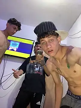 LatinBoysxxx online show from January 16, 11:37 pm