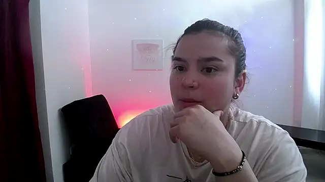 Snapshot of Nika_1_ chatting on February 10, 5:19 pm Nika 1 online show from February 10, 5:19 pm
