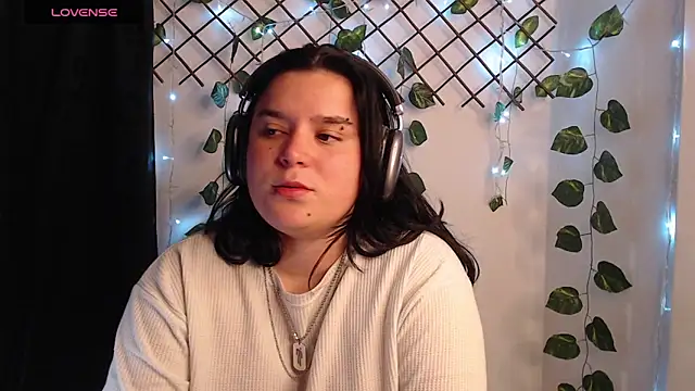 Snapshot of Nika_1_ chatting on June 8, 1:28 am Nika 1 online show from June 8, 1:28 am
