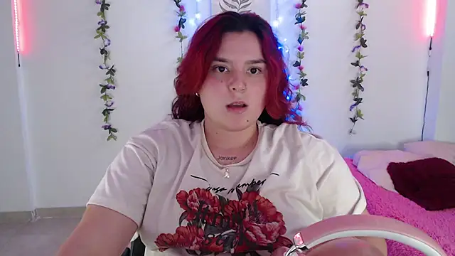 Snapshot of Nika_1_ chatting on February 15, 8:34 pm Nika 1 online show from February 15, 8:34 pm