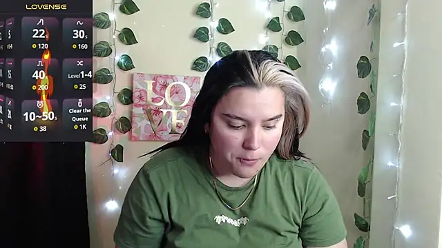 Snapshot of Nika_1_ chatting on February 5, 1:12 am Nika 1 online show from February 5, 1:12 am