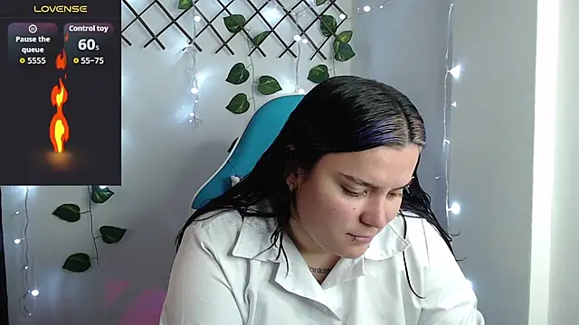 Snapshot of Nika_1_ chatting on February 15, 10:41 pm Nika 1 online show from February 15, 10:41 pm