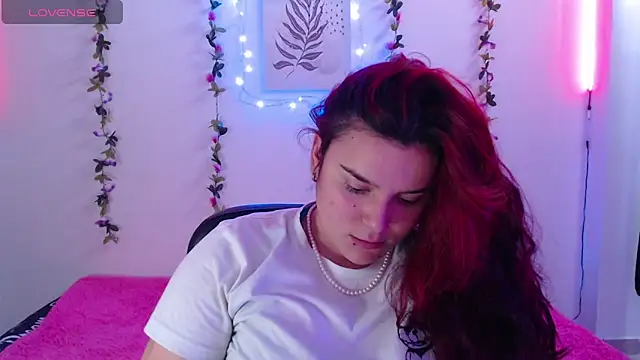 Snapshot of Nika_1_ chatting on February 8, 5:18 pm Nika 1 online show from February 8, 5:18 pm