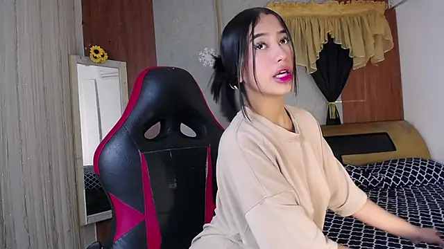 hera divine online show from February 24, 9:15 pm