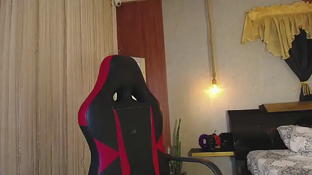 Snapshot of hera_divine chatting on November 5, 10:13 pm hera divine online show from November 5, 10:13 pm