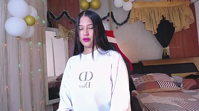 Snapshot of hera_divine chatting on December 3, 7:02 pm hera divine online show from December 3, 7:02 pm