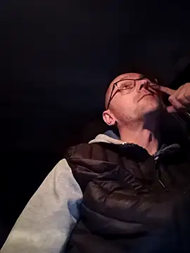 Escortfiuk online show from March 11, 7:30 pm