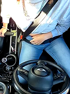 thatonespicychick online show from November 4, 3:49 pm