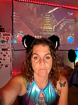 Snapshot of thatonespicychick chatting on October 13, 3:57 pm thatonespicychick online show from October 13, 3:57 pm
