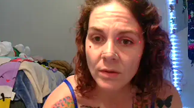 Snapshot of thatonespicychick chatting on February 4, 3:54 am thatonespicychick online show from February 4, 3:54 am