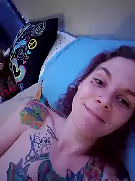 Snapshot of thatonespicychick chatting on January 6, 9:08 am thatonespicychick online show from January 6, 9:08 am