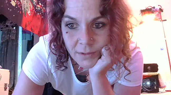 Snapshot of thatonespicychick chatting on February 2, 4:59 am thatonespicychick online show from February 2, 4:59 am