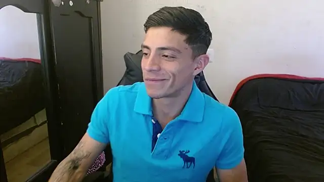 Snapshot of kv___xxx_ chatting on September 23, 1:51 pm kv   xxx  online show from September 23, 1:51 pm