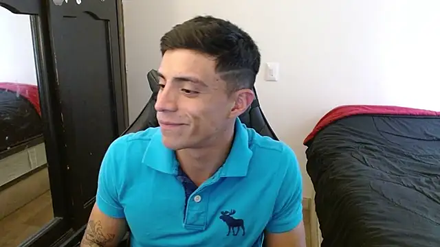 Snapshot of kv___xxx_ chatting on October 11, 6:20 pm kv   xxx  online show from October 11, 6:20 pm