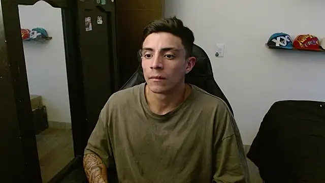 kv   xxx  online show from December 18, 9:40 pm