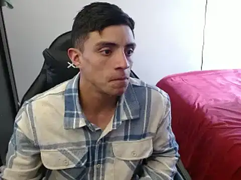 Snapshot of kv___xxx_ chatting on October 16, 8:06 pm kv   xxx  online show from October 16, 8:06 pm