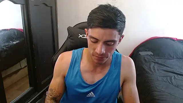 Snapshot of kv___xxx_ chatting on September 22, 6:03 pm kv   xxx  online show from September 22, 6:03 pm