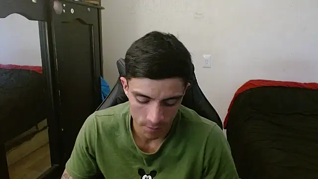 Snapshot of kv___xxx_ chatting on September 24, 10:27 pm kv   xxx  online show from September 24, 10:27 pm