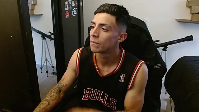 kv   xxx  online show from April 11, 7:50 pm