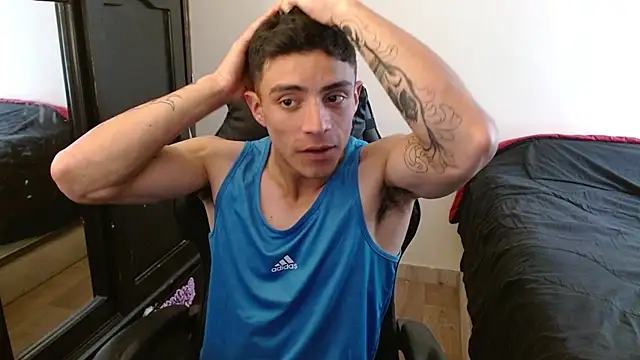 Snapshot of kv___xxx_ chatting on October 10, 8:31 pm kv   xxx  online show from October 10, 8:31 pm