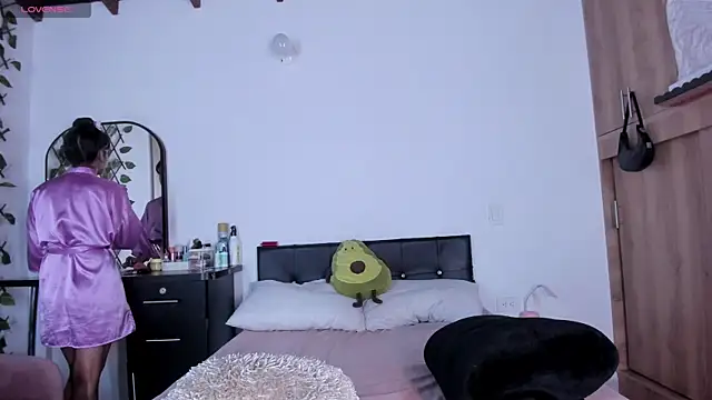 medussa13  online show from April 11, 12:09 pm