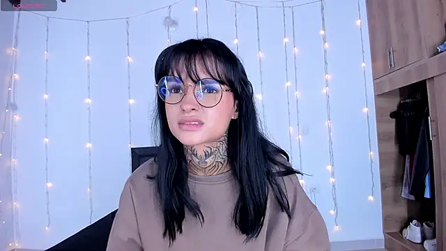 medussa13  online show from February 25, 1:09 am
