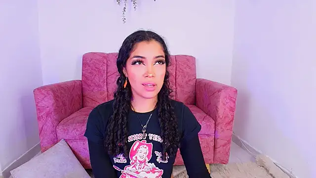 Sara Jhonson online show from September 14, 12:00 am