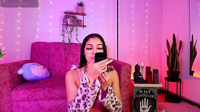 Sara Jhonson online show from May 17, 1:38 am