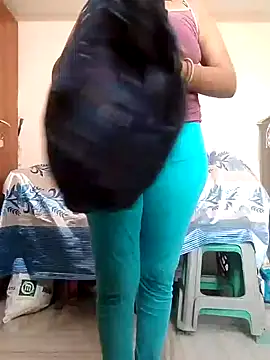 Snapshot of sneha_telugu_girl chatting on February 9, 6:01 am sneha telugu girl online show from February 9, 6:01 am