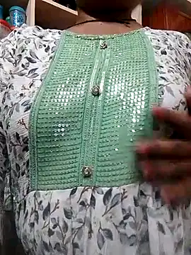 Snapshot of sneha_telugu_girl chatting on January 25, 4:24 pm sneha telugu girl online show from January 25, 4:24 pm