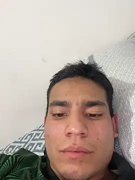 Snapshot of stiven-p23 chatting on October 24, 3:27 am stiven-p23 online show from October 24, 3:27 am