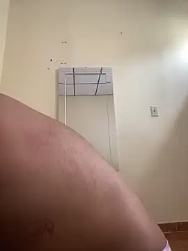 dylanchilii31 online show from December 1, 5:07 pm