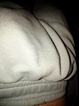 Snapshot of Landryyyyy chatting on January 10, 7:35 am Landryyyyy online show from January 10, 7:35 am