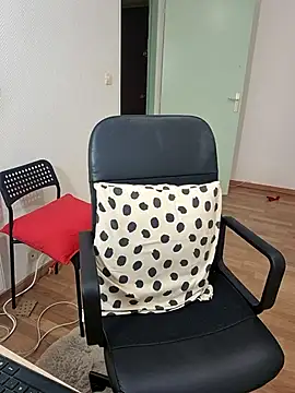 Snapshot of JennyCoquine chatting on June 27, 8:31 am JennyCoquine online show from June 27, 8:31 am